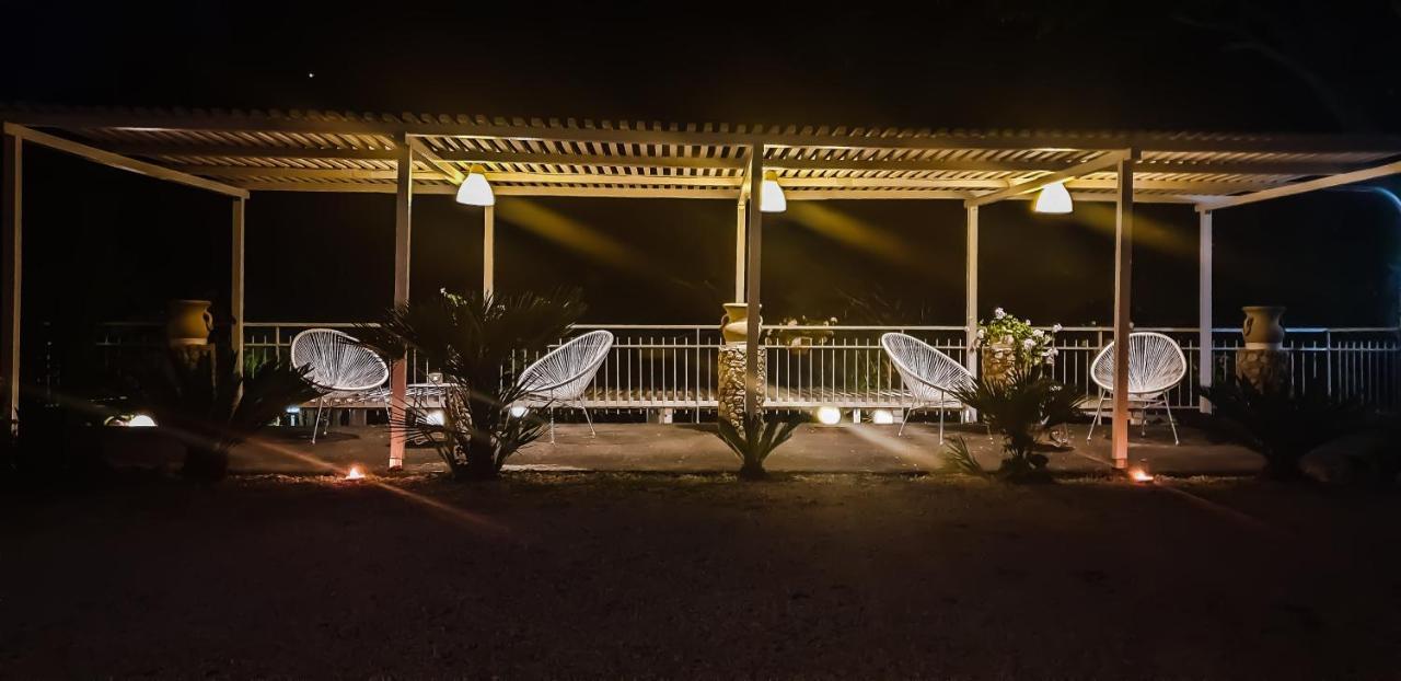 Colazione Dei Canottieri Bed & Breakfast Lago  Dış mekan fotoğraf